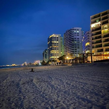 Studio Oceanfront Prime Location カンクン エクステリア 写真