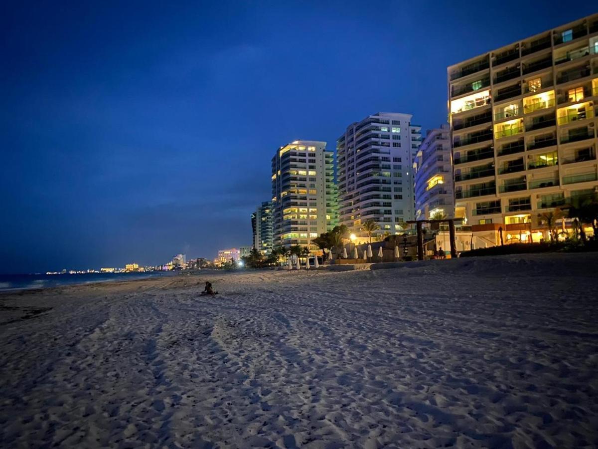 Studio Oceanfront Prime Location カンクン エクステリア 写真